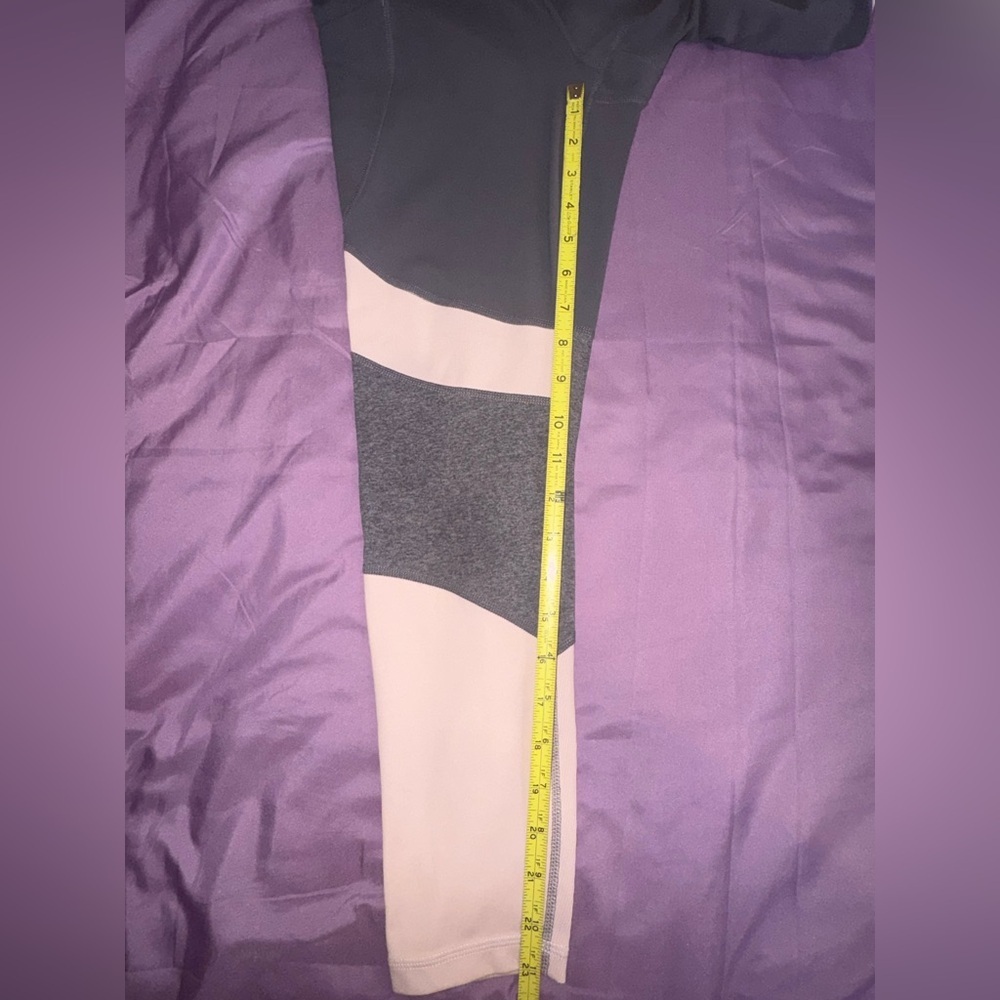 Athleta Modblock Salutation Leggings size Small. EUC - Picture 4 of 12